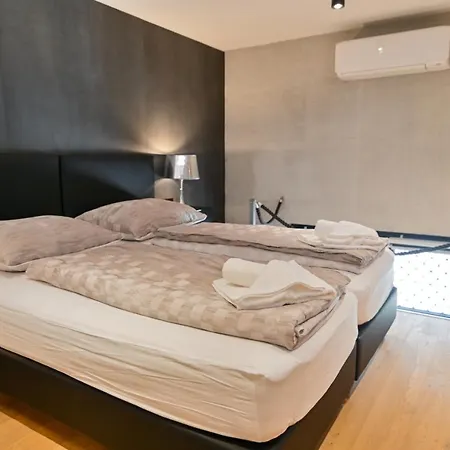 Apartament The Place